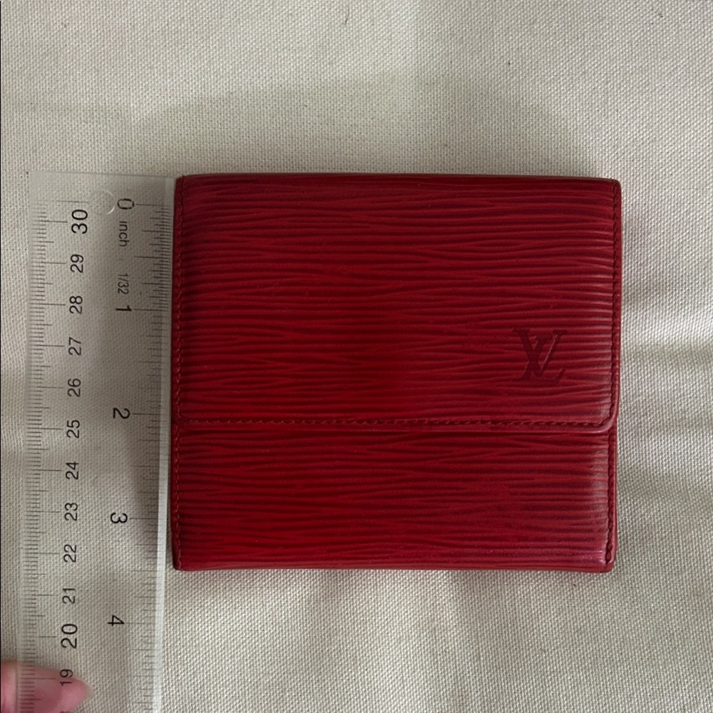 Pre Loved Louis Vuitton Scarlet Textured Wallet